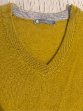 InCashmere V-Neck Sweater - Mustard